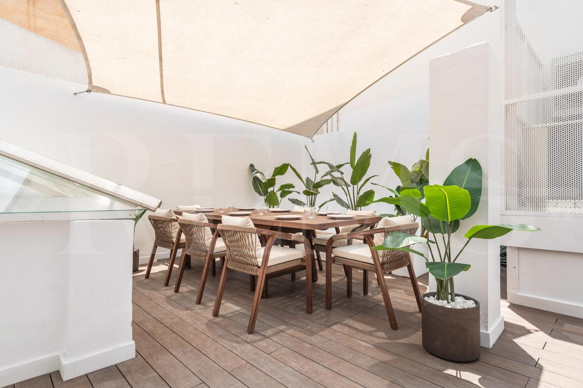Penthouse & Private Rooftop In The Heart Of By Rems *