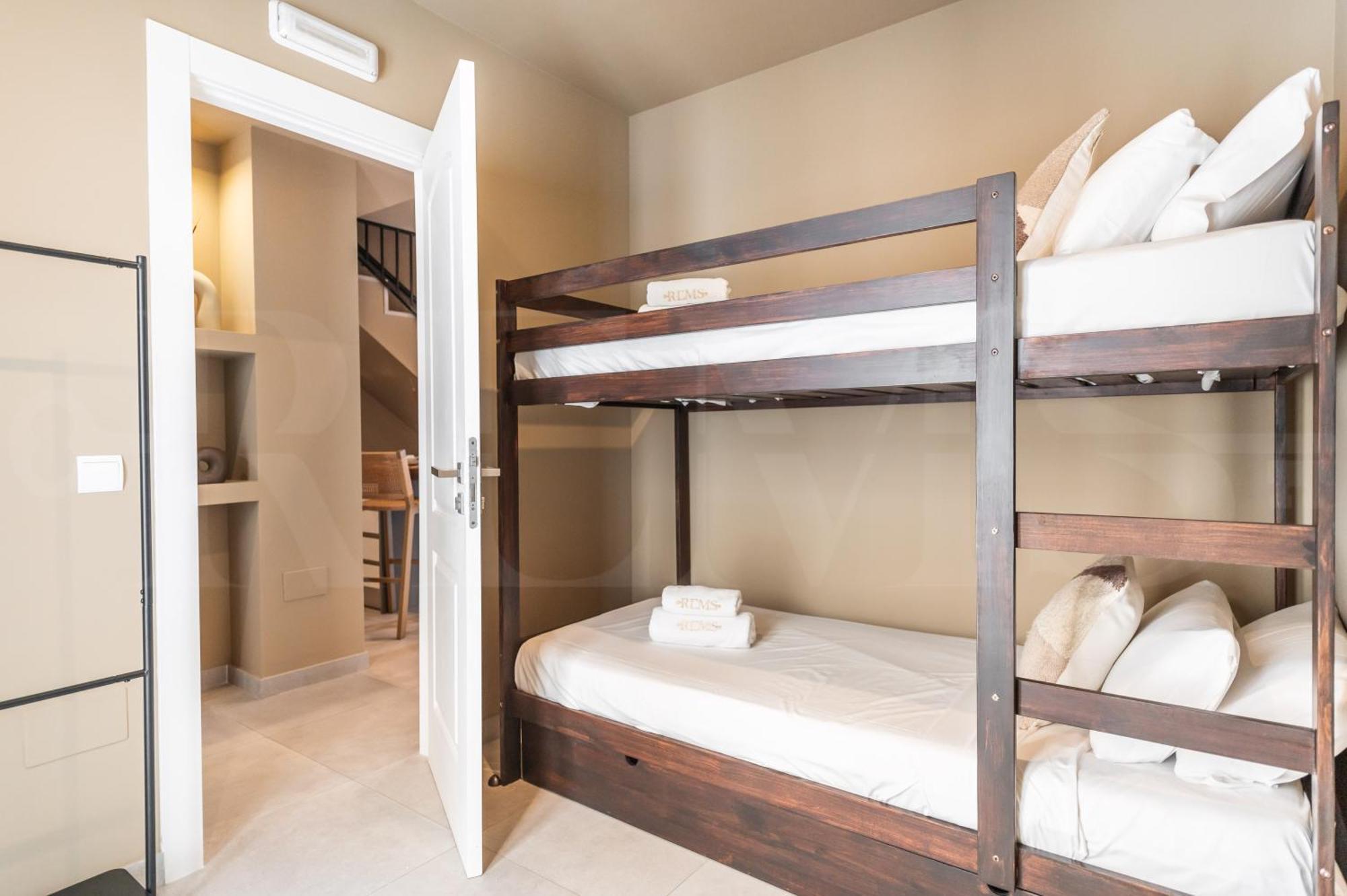 Penthouse & Private Rooftop In The Heart Of By Rems Appartement *